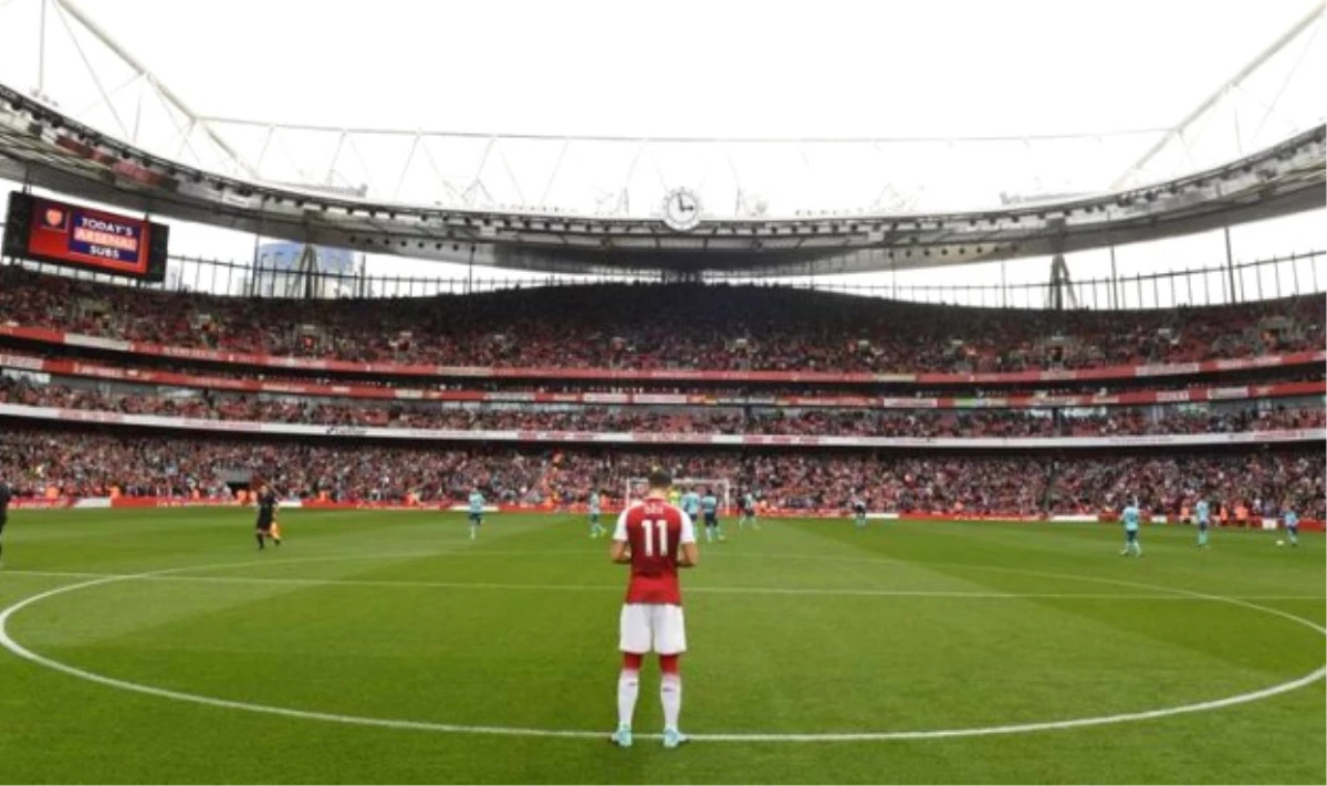 Mesut Özil İmzayı Attı, Arsenal Tarihine Geçti