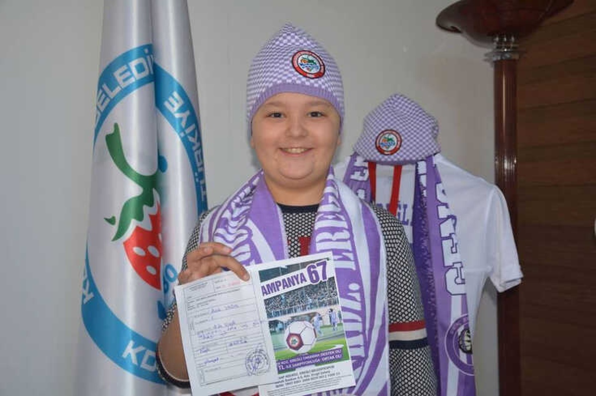 Minik Taraftardan Tuttuğu Takıma Anlamlı Destek