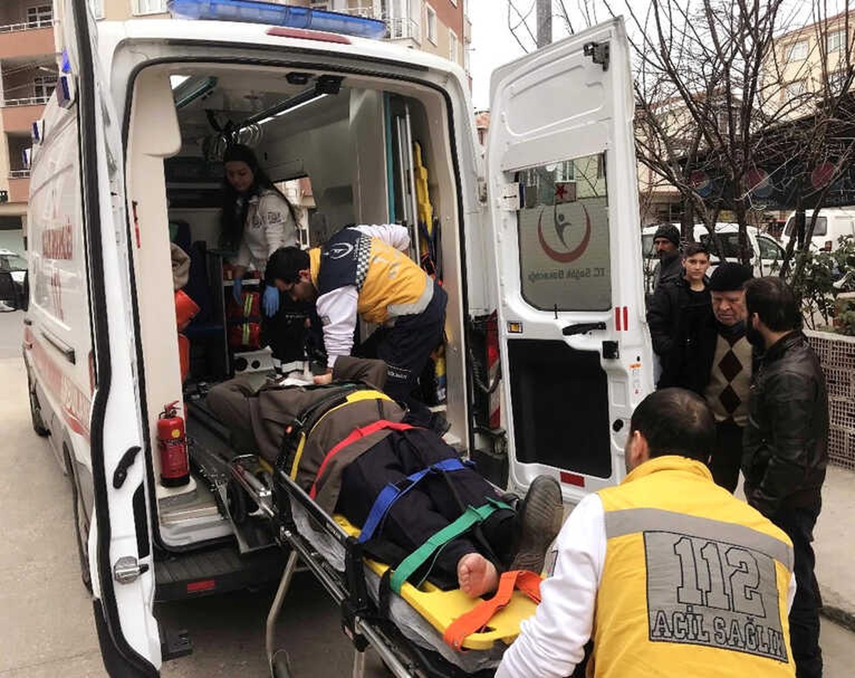 Otomobilin Çarptığı Yaşlı Adam Yaralandı