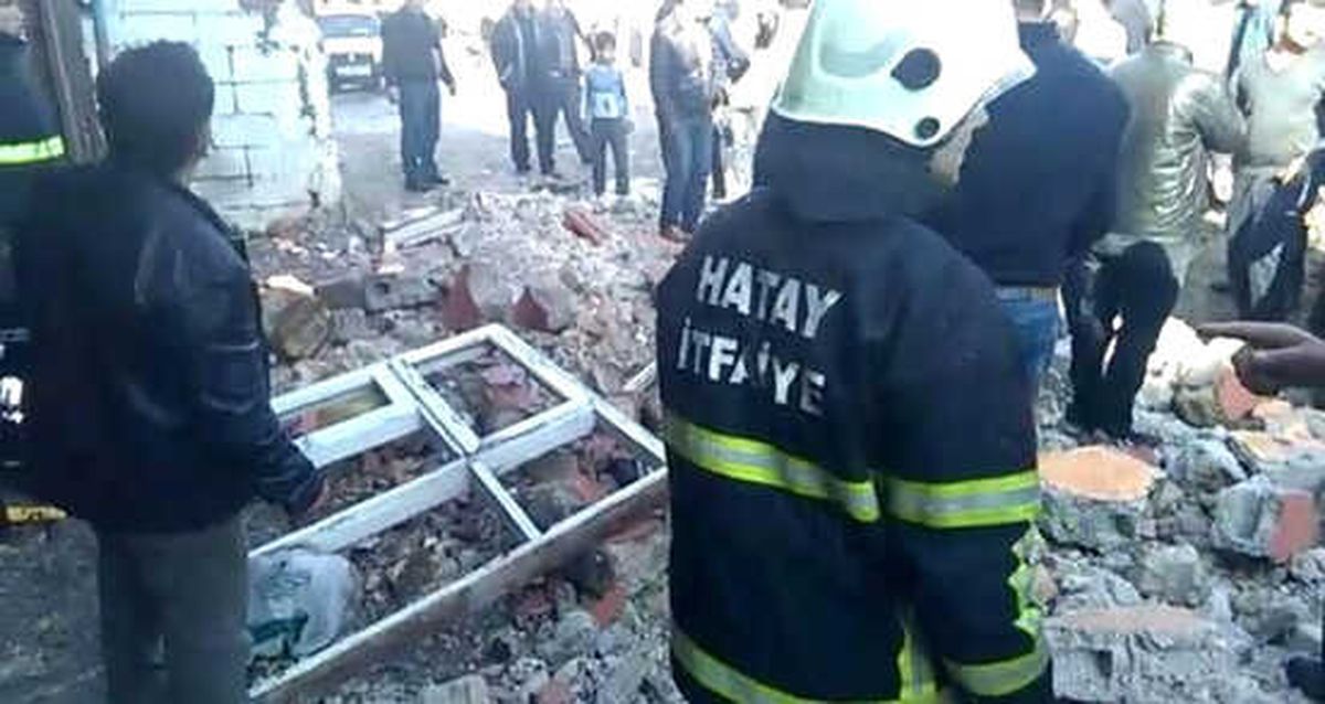 Reyhanlı\'ya 2 Roket Düştü