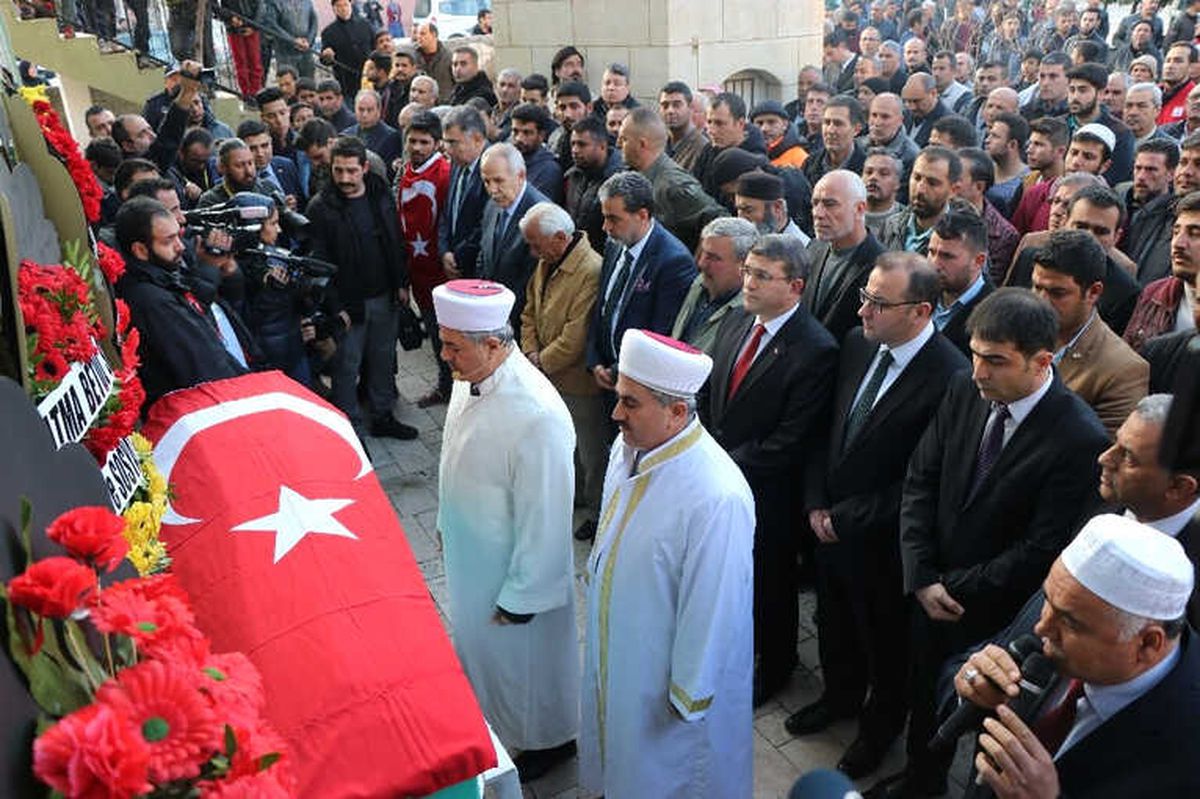 Roketli Saldırıda Hayatını Kaybeden Yaşlı Adam Toprağa Verildi
