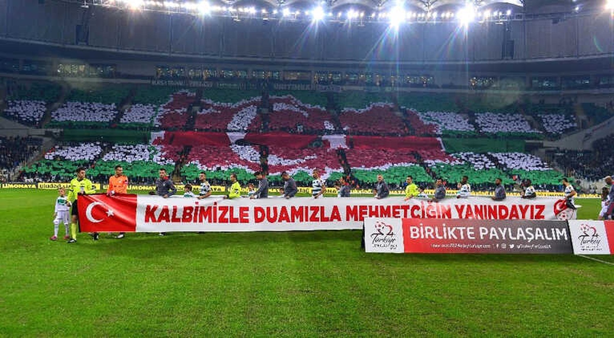 Spor Toto Süper Lig: Bursaspor: 0 - Beşiktaş: 1 (Maç Devam Ediyor)