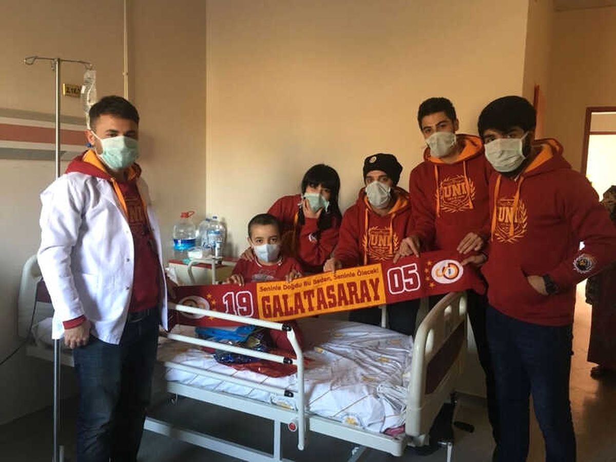 Taraftar Grubundan Anlamlı Destek