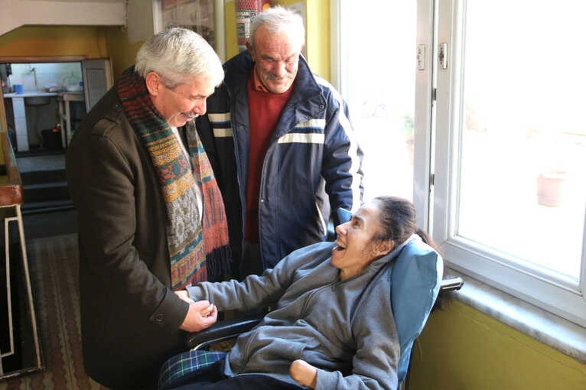 Başkan Yılmaz\'dan Engelli Vaktandaşa Şefkat Eli