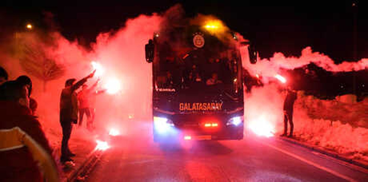 Galatasaray\'a Sivas\'ta Coşkulu Karşılama!