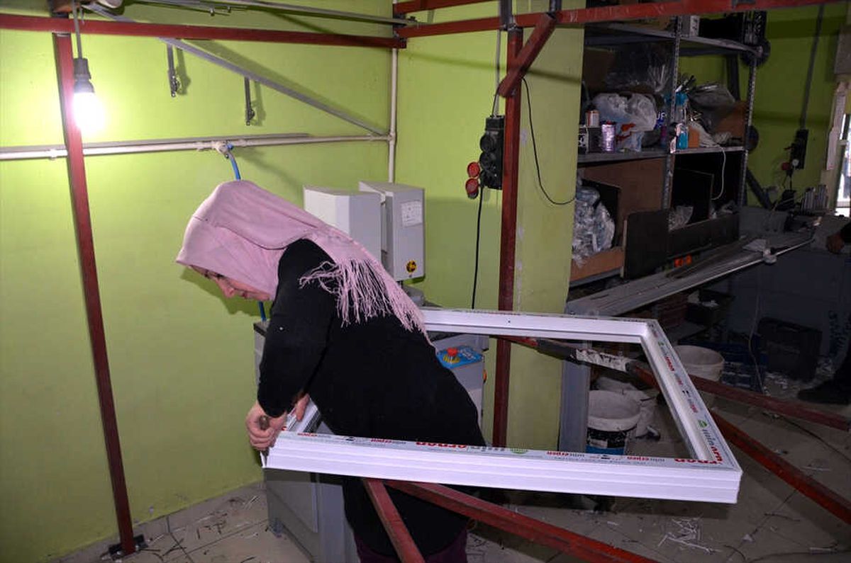 Hem Eşinin Hem de İşinin Patronu Oldu