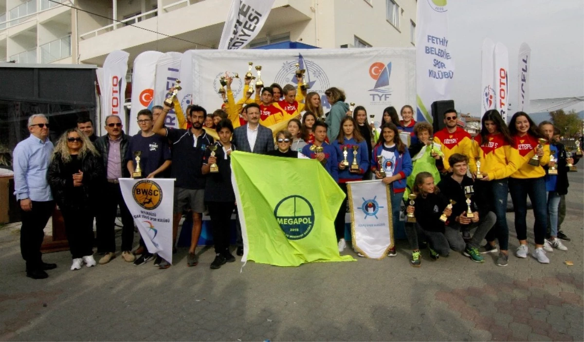 Tyf Kış Kupası\'nda 420 ve Rs: X Rüzgar Sörfü Sınıflarında Kazananlar Belli Oldu