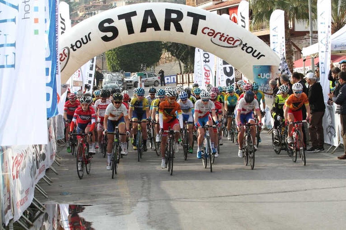 Women Elite Yol Bisiklet Yarışı Başladı