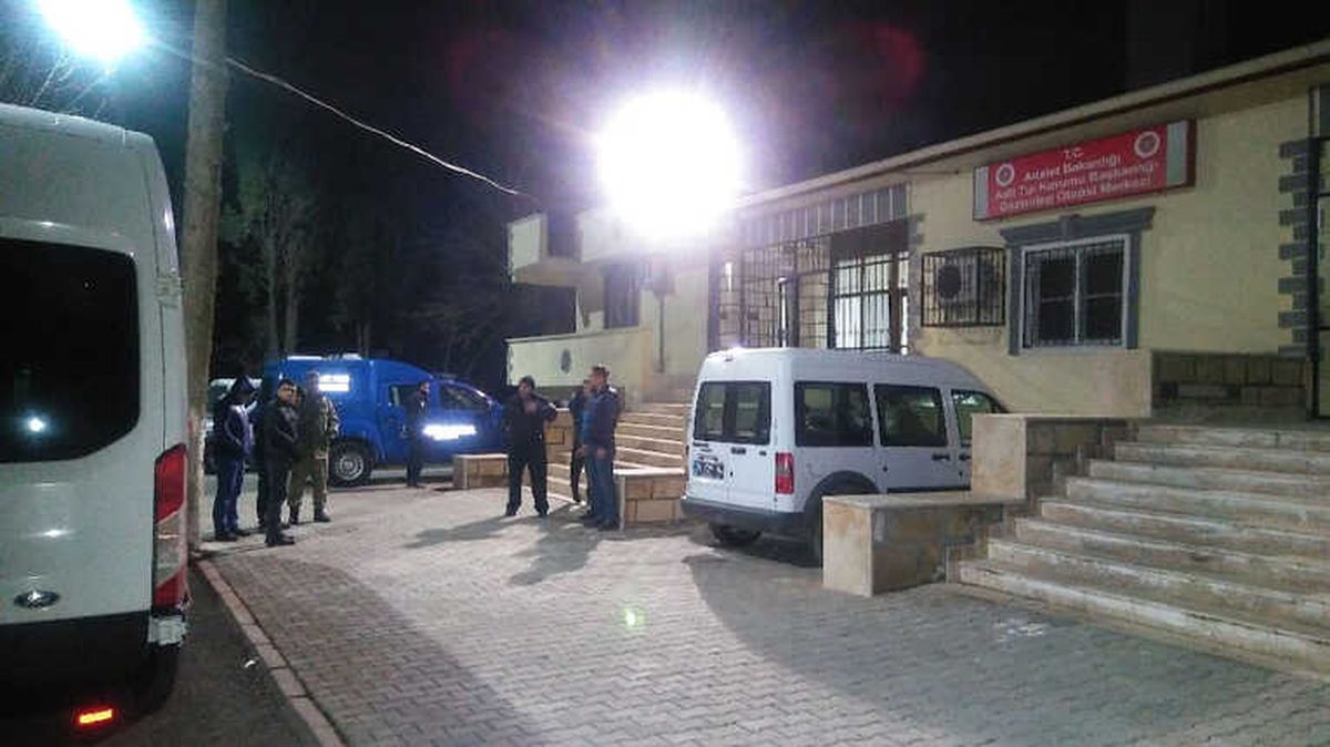Afrin Şehitlerinin Naaşı Gaziantep\'e Getirildi