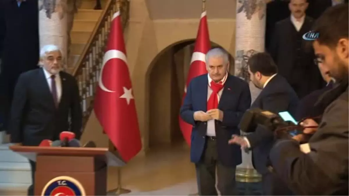 Başbakan Binali Yıldırım: "Esnafımız Sigorta Vergi Kredi Gibi Taahhütlerini Yerine Getirmekte...