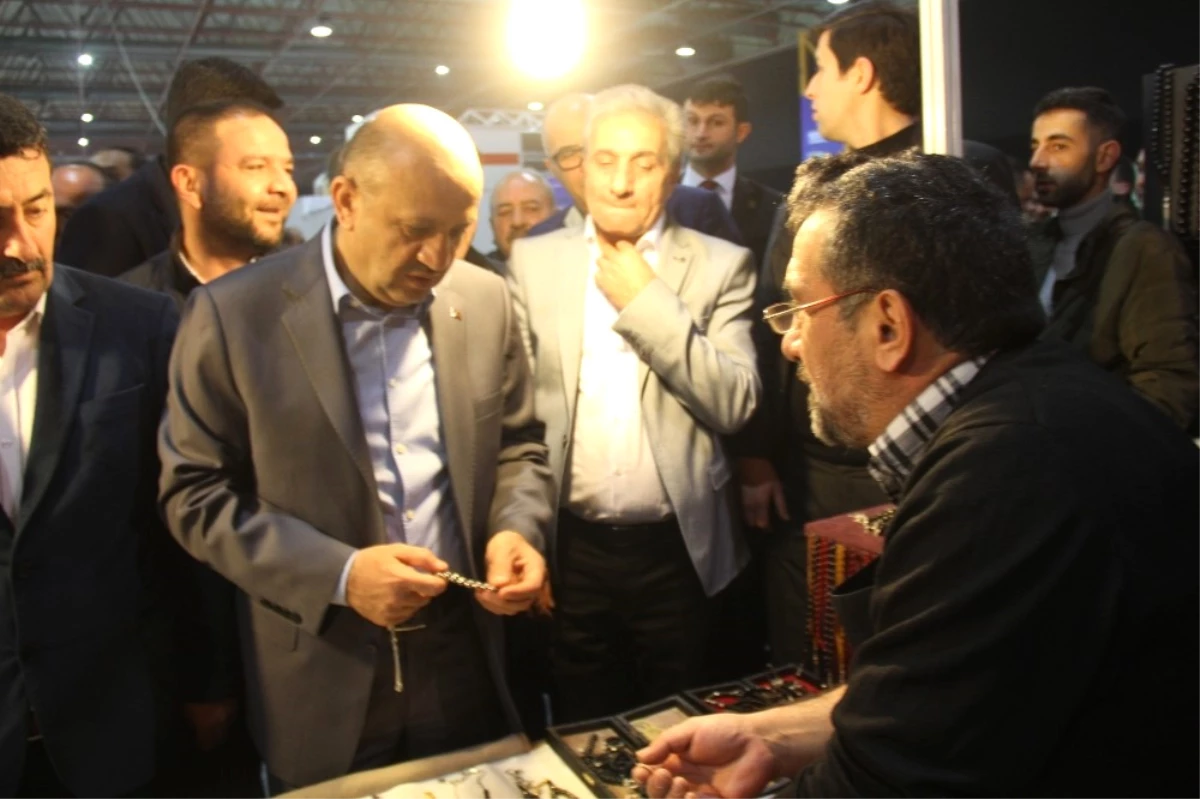 Başbakan Yardımcısı Işık Erzurum Tanıtım Günleri\'ni Ziyaret Etti