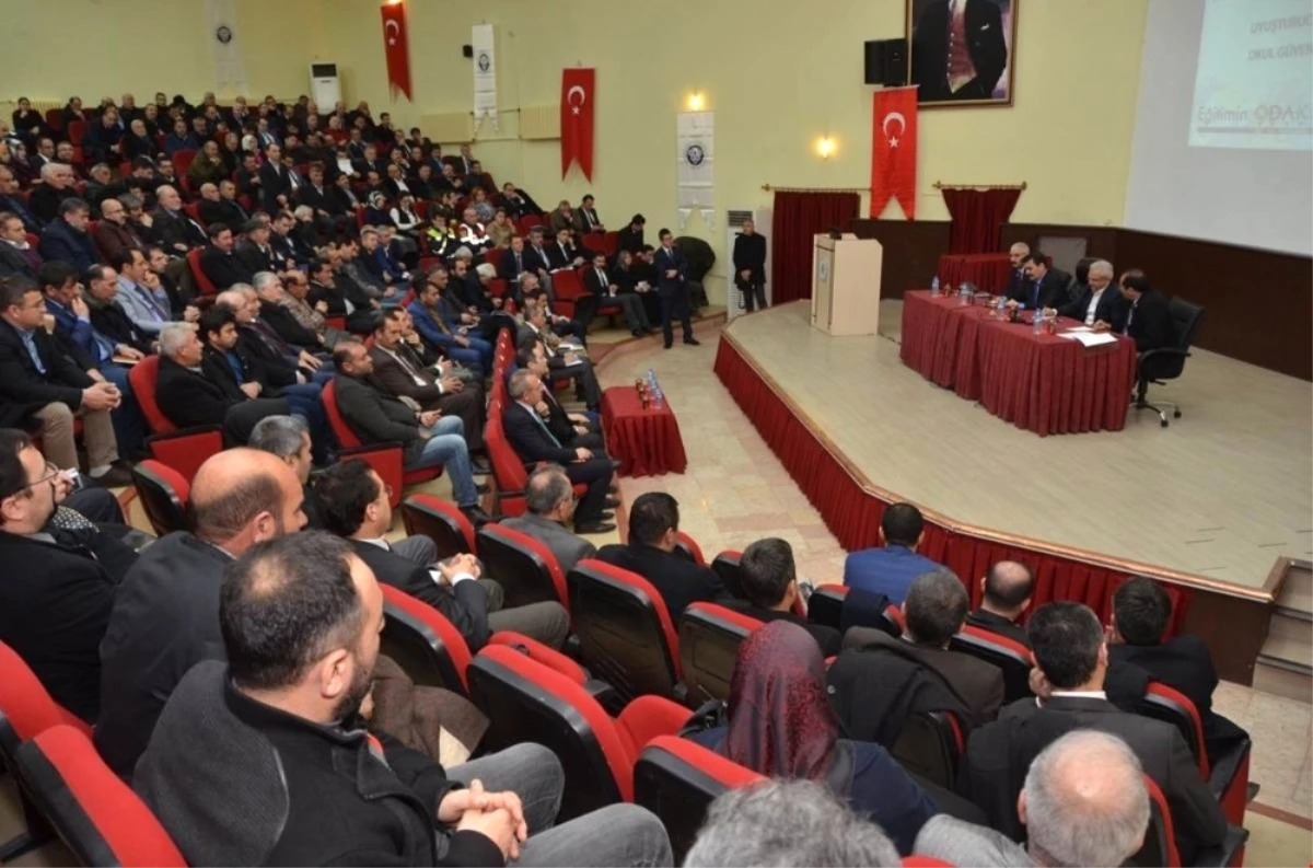 Erzincan da Uyuşturucu ile Mücadele ve Okul Güvenliği Toplantısı Yapıldı