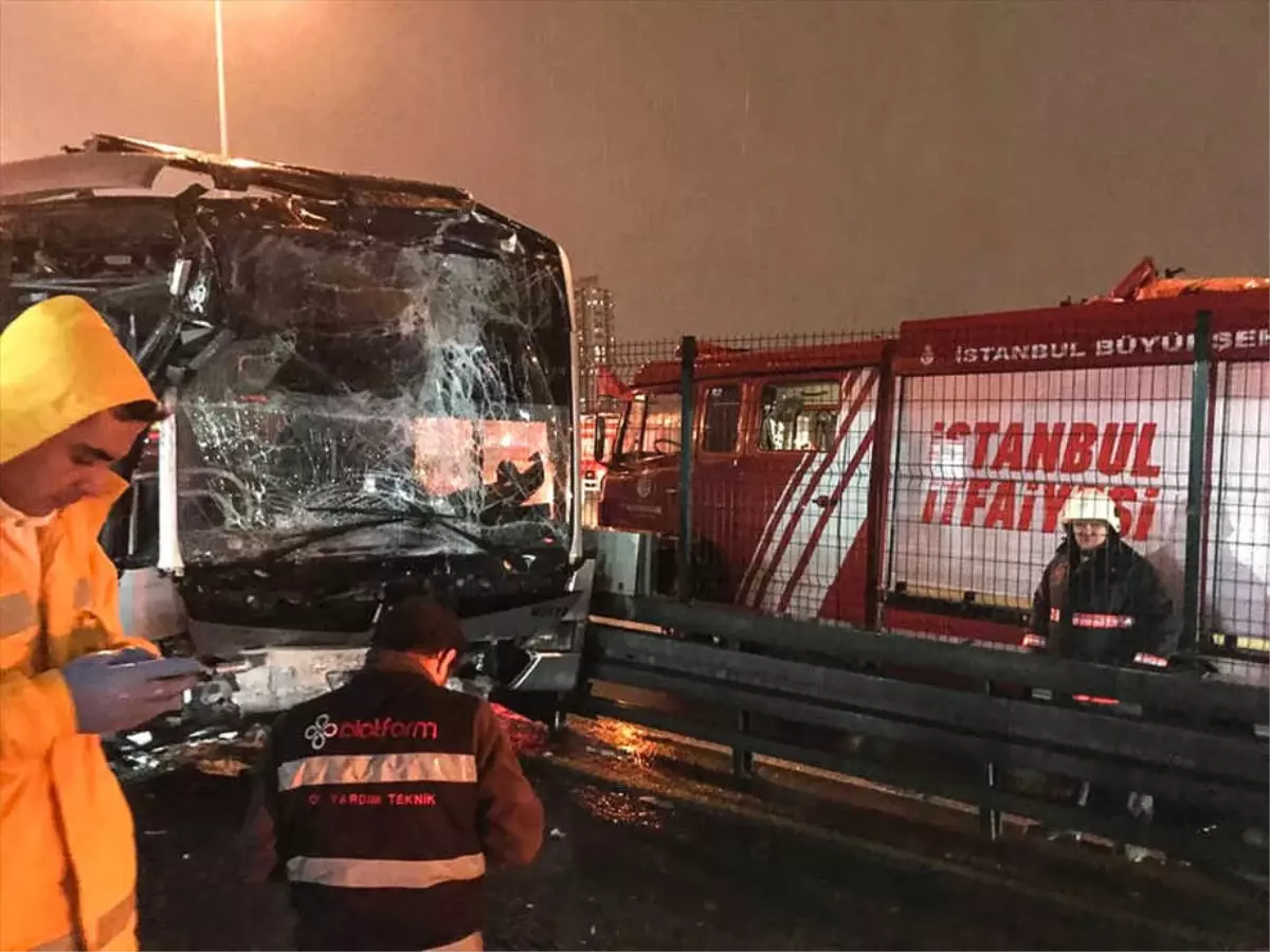 Güncelleme - Haramidere Metrobüs Durağında Kaza