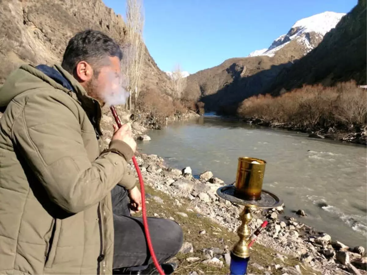 Hakkari\'de Kış Ortasında Piknik Keyfi