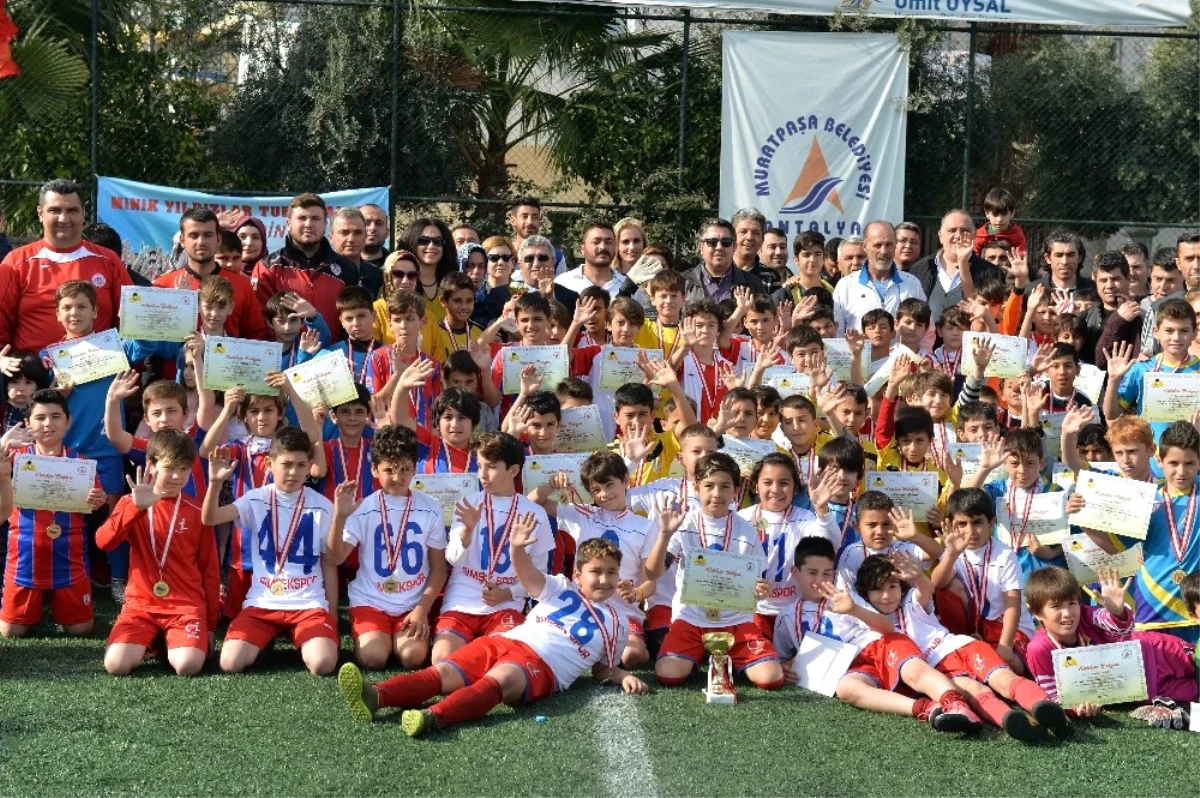 Muratpaşa\'da Minik Yıldızlar İçin Futbol Turnuvası Düzenlendi