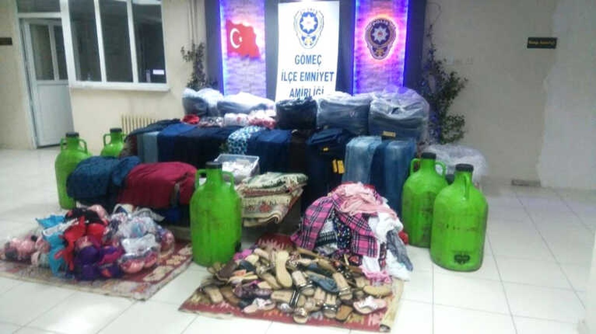 Pazarda Tezgah Kurarak Hırsızlık Yapan Şahıs Suçüstü Yakalandı
