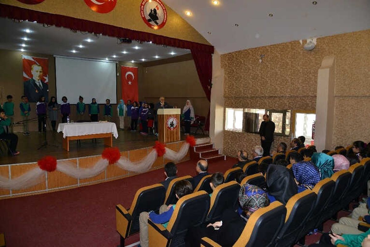 2017-2018 Eğitim-Öğretim Yılı 2. Dönem Açılış Programı İmam-Hatip Ortaokulunda Düzenlendi