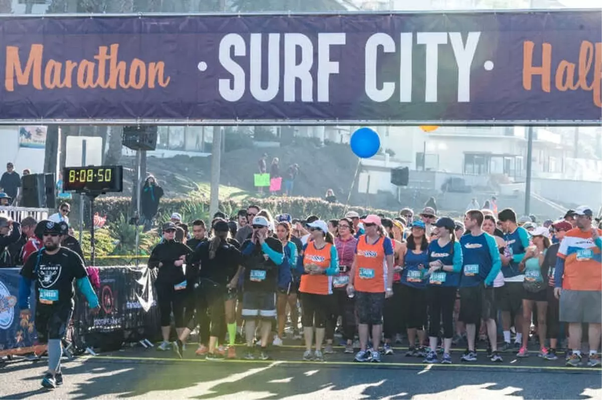 Amerika Surf City Maraton\'da 12 Binden Fazla Sporcu Koştu