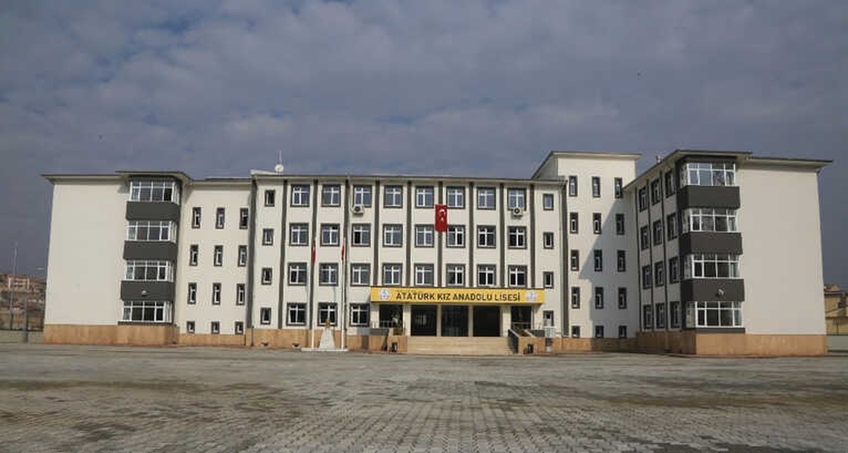 Atatürk Kız Anadolu Lisesi Yeni Binasında Eğitim-öğretime Başladı