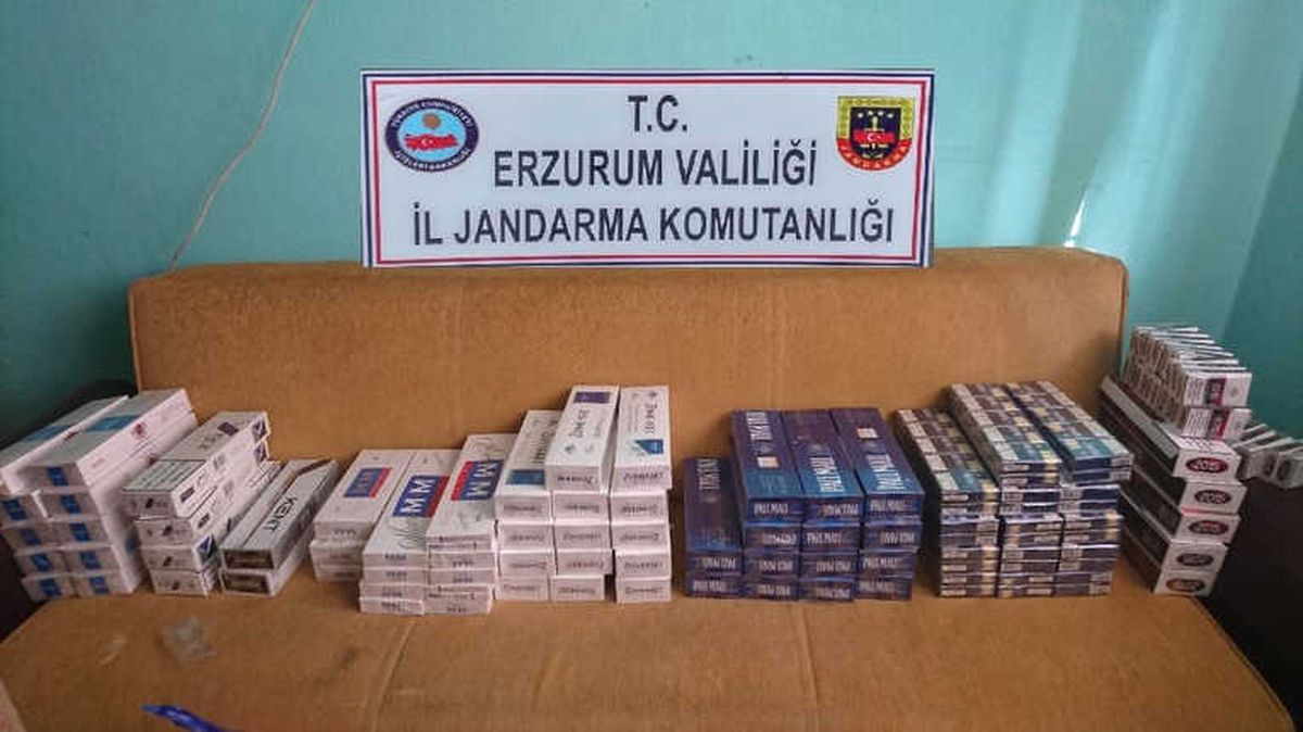 Evin Gizli Bölmesinde 3 Bin 54 Paket Kaçak Sigara Ele Geçirildi