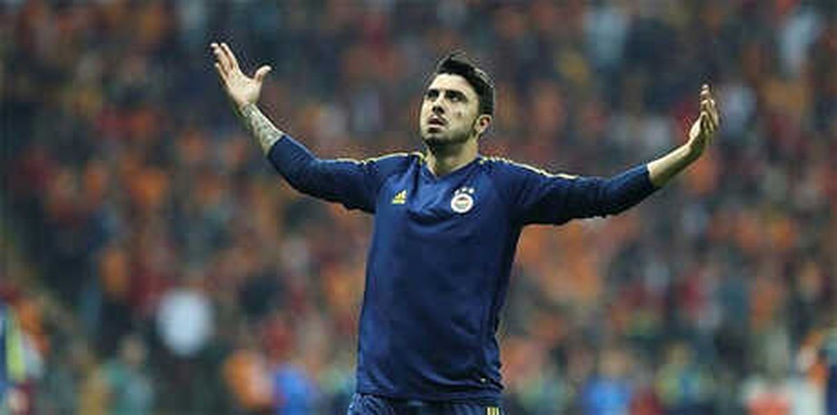 Fenerbahçe Ozan Tufan\'a Lisans Çıkardı
