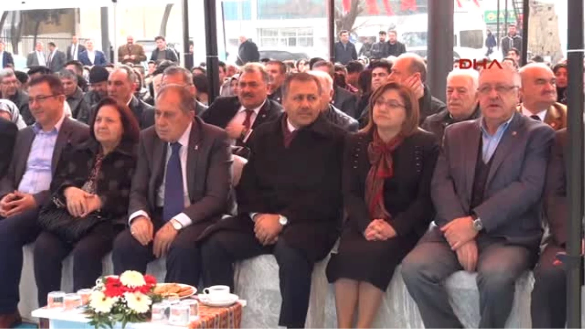 Gaziantep Talat Özkarslı Kapalı Spor Salonu Açıldı