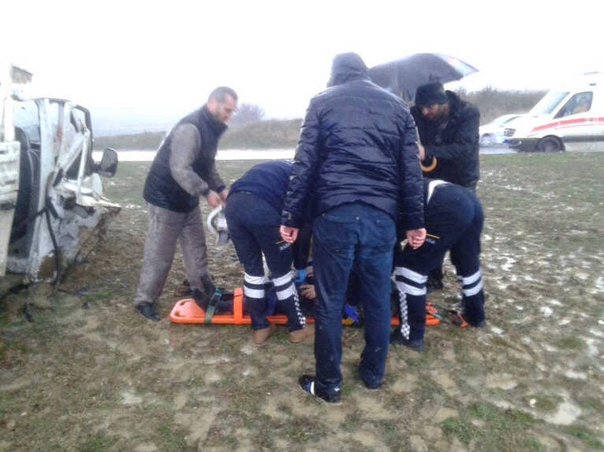Maden İşçilerini Taşıyan Kamyonet Devrildi: 7 Yaralı