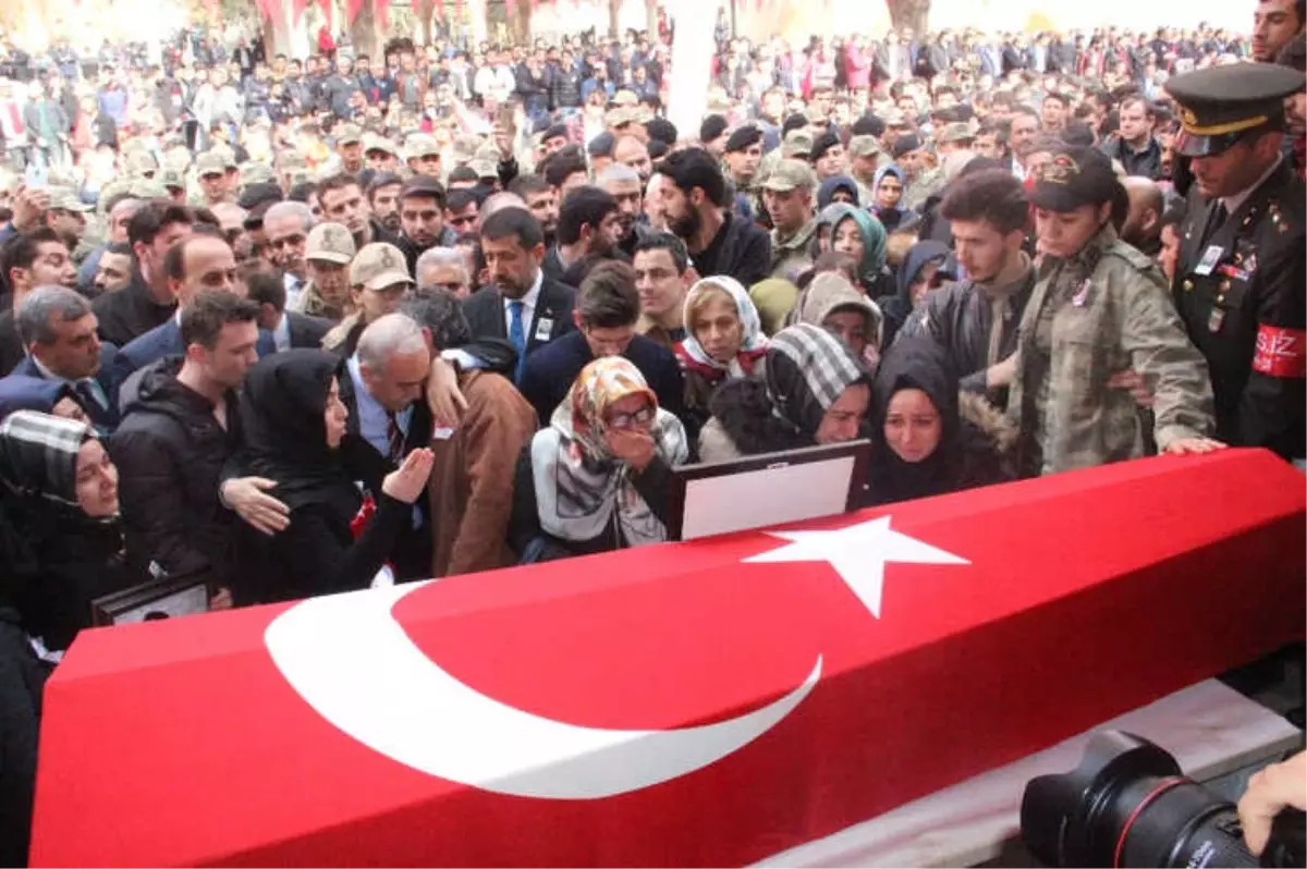 Şanlıurfa Şehidini Uğurladı