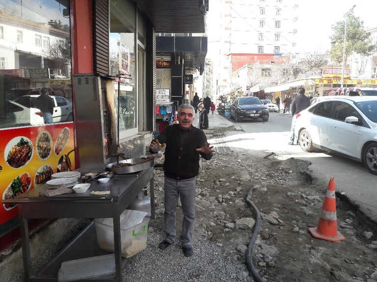 Silvan\'da Kaldırımlar Yarıda Kaldı