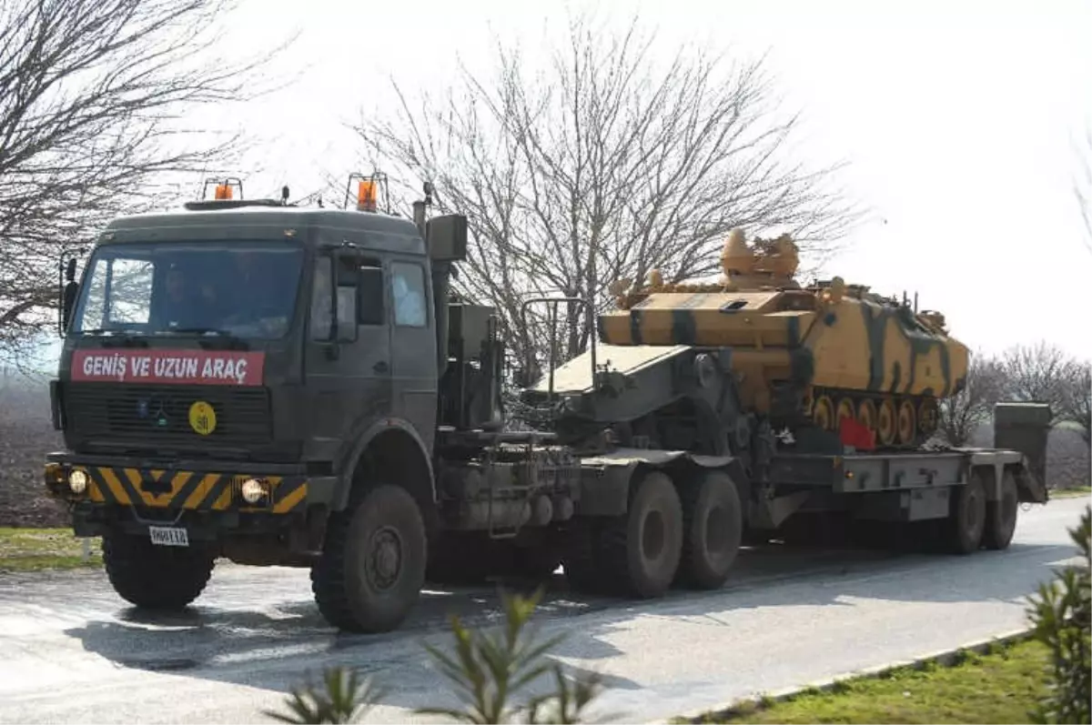 Sınıra Tank Sevkiyatı Sürüyor