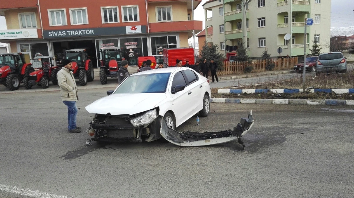 Sivas\'ta Trafik Kazası: 6 Yaralı