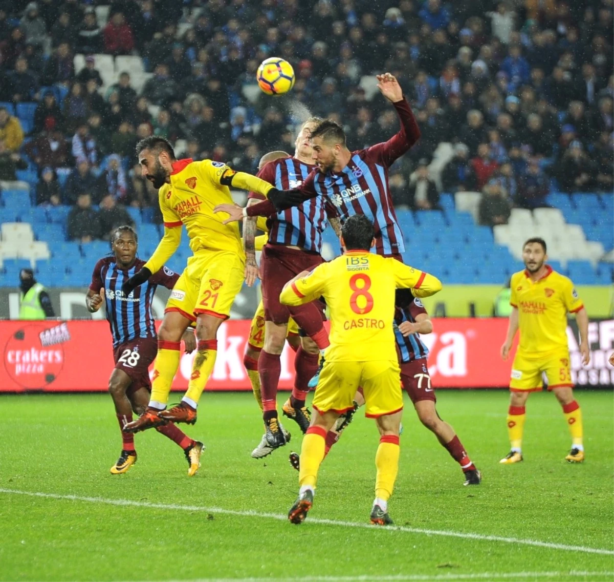 Spor Toto Süper Lig: Trabzonspor: 0 - Göztepe: 0 (İlk Yarı)