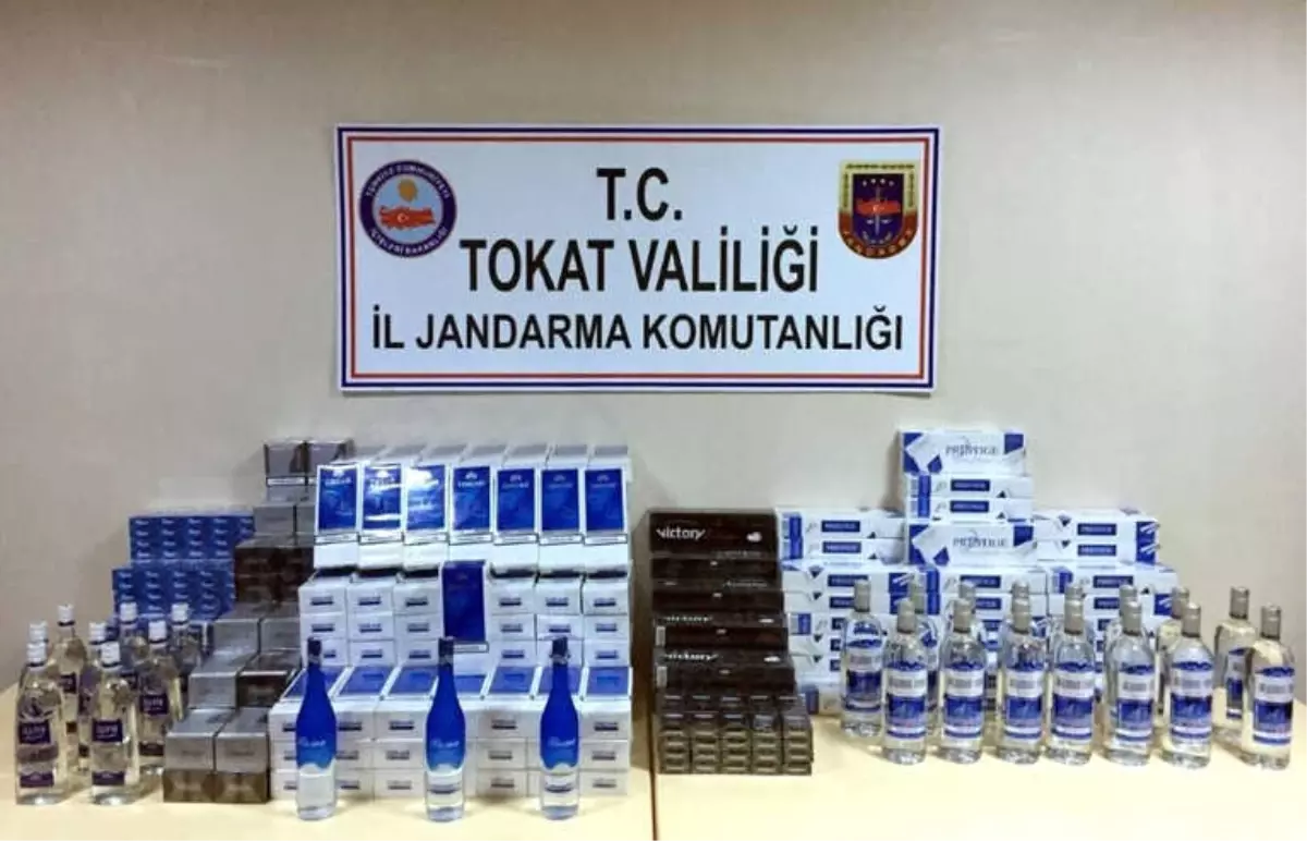 Yolcu Otobüsünde Kaçak Sigara ve Alkol Ele Geçirildi