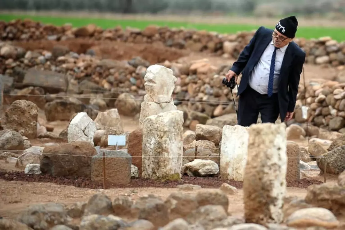 Yörükler Sınırdaki Kayı Boyu Mezarlığını Ziyaret Edip Mehmetçiğe Destek Verdi