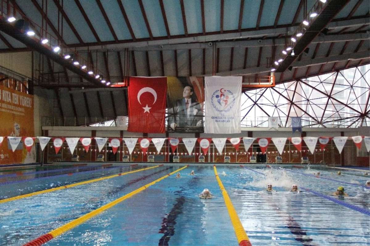 Yüzme Milli Takımı\'nın Mersin Kampı Sona Erdi