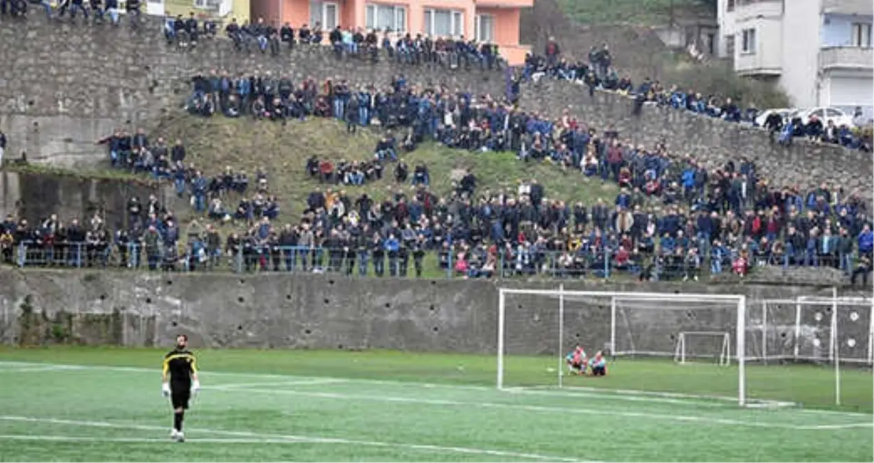 Zonguldaklı Taraftarlar, Engin Baytar\'ı İzlemek İçin Stada Koştu