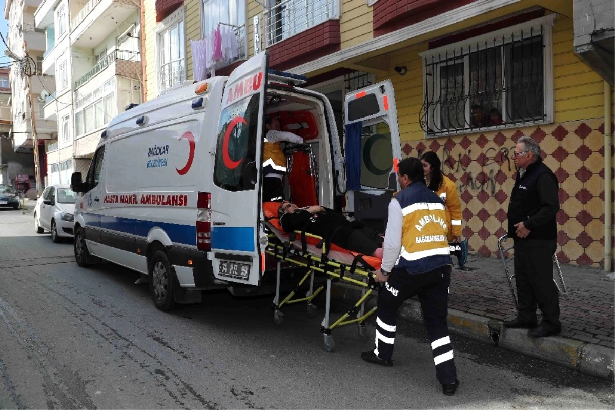 Ambulans Ekibi Taşıdıkları Hastalarla Aile Gibi Oldu