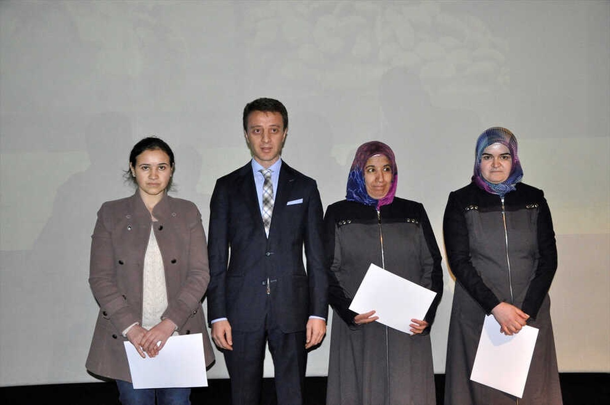 Badem Yetiştiriciliği Kursiyerleri Sertifikalarını Aldı