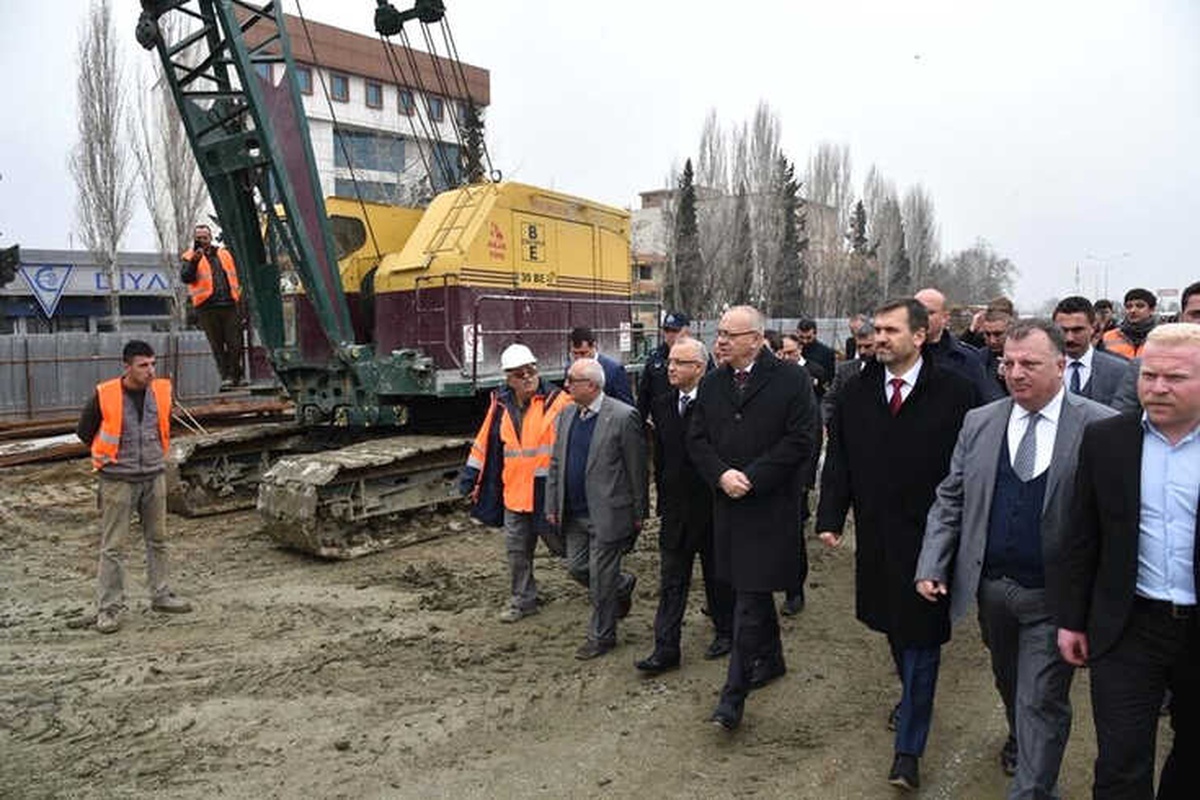 Başkan Ergün Salihli\'de Köprülü Kavşak Çalışmasını İnceledi