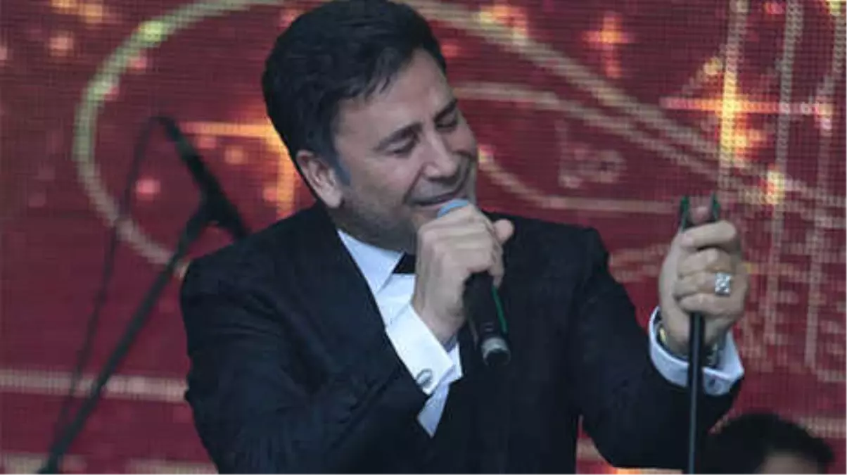 Dokuz Çocuğu Olan İzzet Yıldızhan: Evlat Sahibi Olmayan Ünlüler Pişman