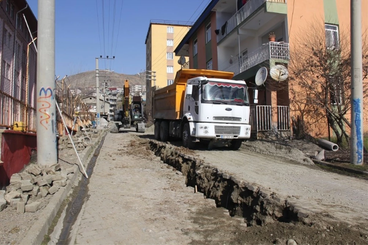 Kulp\'ta Altyapı Çalışmalarına Başlandı.