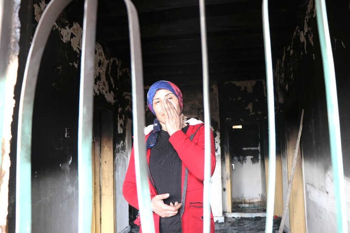 Kiralık Evleri Yanan Aile Kış Günü Sokakta Kaldı