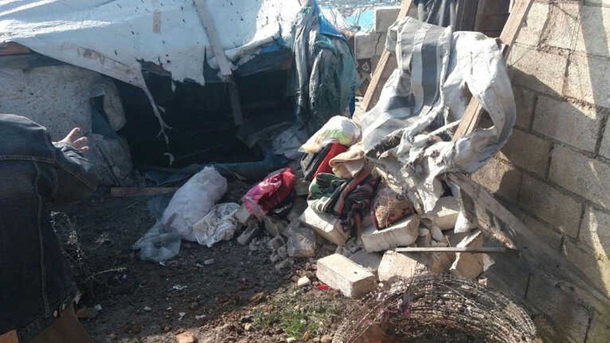 Pyd\'li Teröristler Atme Mülteci Kampını Topa Tuttu, 3 Mülteci Öldü