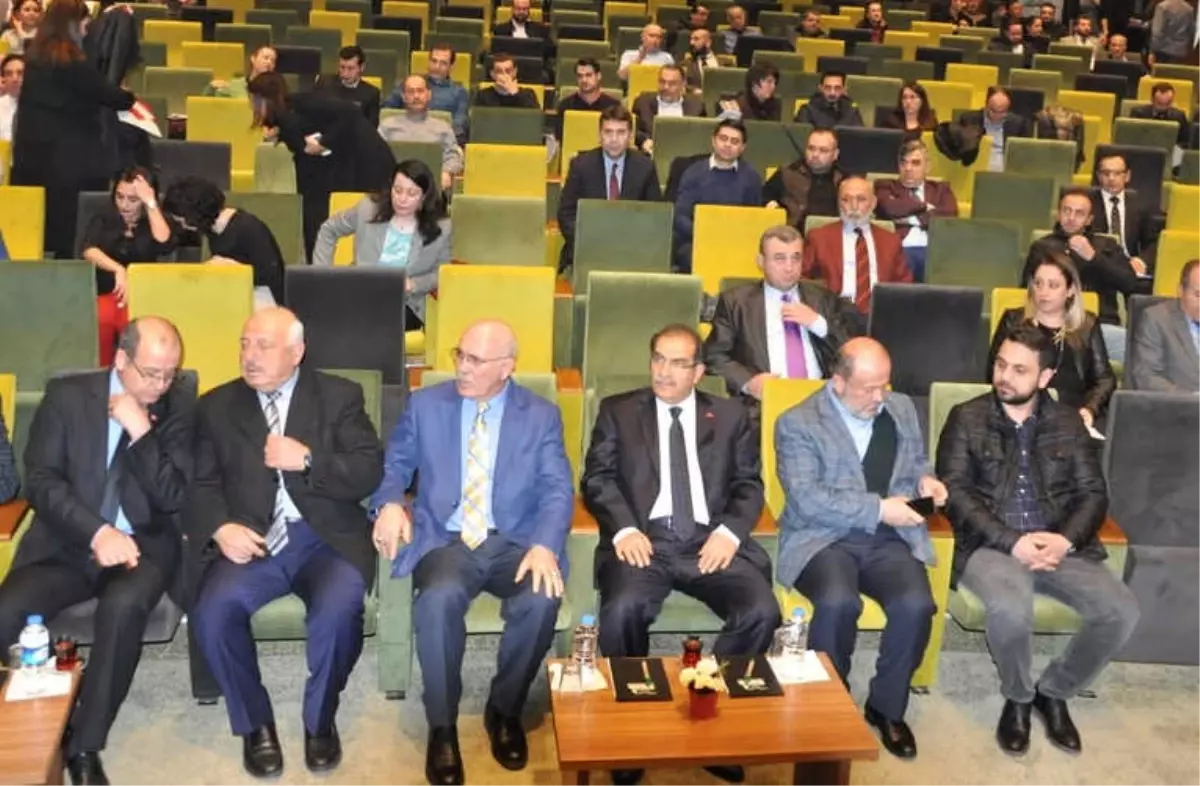 Uşak\'ta Üniversite ile Valilik Sanayicilerin Önünü Açmak İçin Bir Araya Geldiler