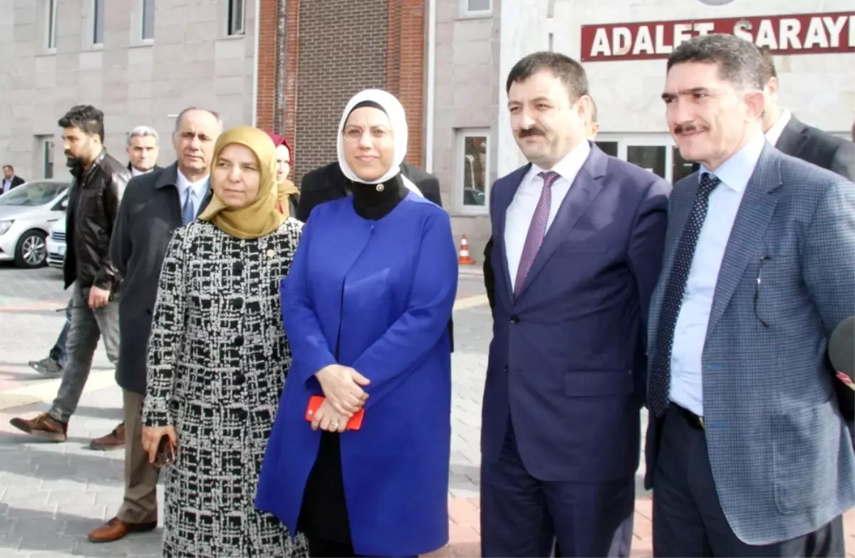 AK Parti\'li Ravza Kavakçı Kan, Başbakanın Müdahil Olduğu Fetö Davasını İzledi