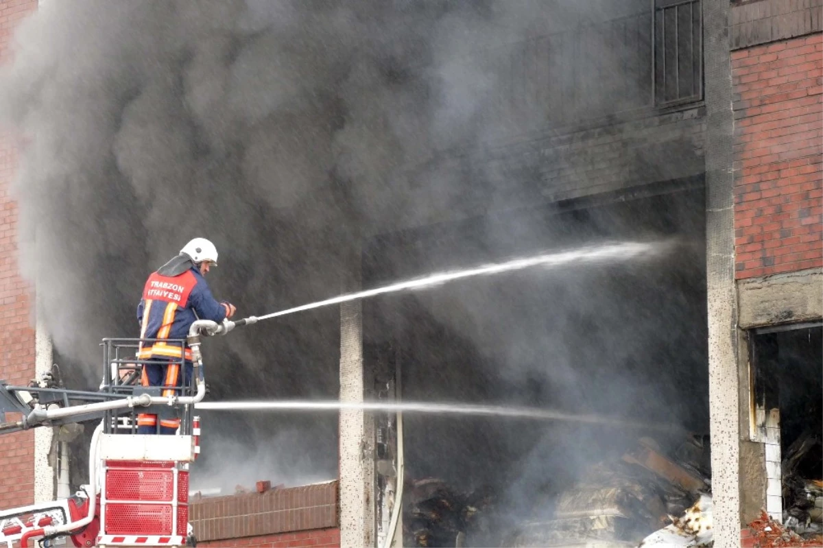 Büyükşehir Belediyesi İtfaiyesi 2017 Yılında 1543 Yangına Müdahale Etti