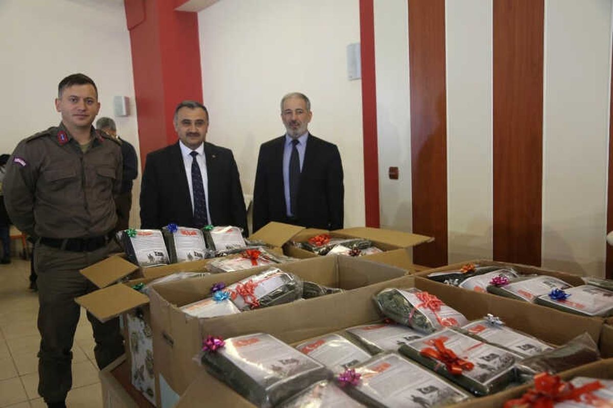 Develi Müftülüğü Bayan Gençlik Koordinatörlüğünden Mehmetçik\'e Destek