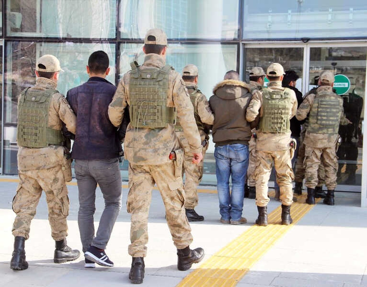 Elazığ\'da Örgüt Propagandası Yapan 3 Şüpheli Yakalandı