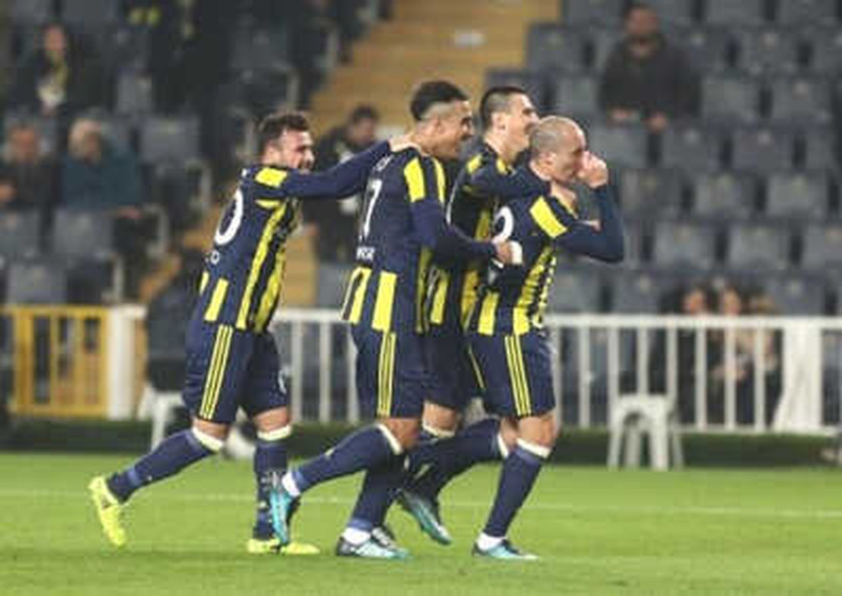 Fenerbahçe, Beşiktaş\'ın Rakibi Oldu