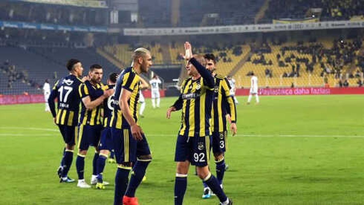Fenerbahçe, Beşiktaş\'ın Rakibi Oldu
